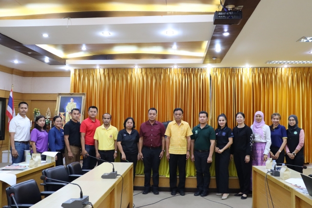 ให้การต้อนรับคณะการประเมินรับรองเกณฑ์มาตรฐานเมืองสุขภาพดี จังหวัดนครศรีธรรมราช ปีงบประมาณ 2567 ณ เทศบาลตำบลที่วัง