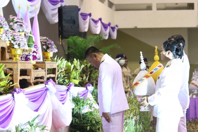 พิธีถวายเครื่องราชสักการะ วางพานพุ่ม และพิธีจุดเทียนถวายพระพรชัยมงคลเนื่องในโอกาสวันเฉลิมพระชนมพรรษาสมเด็จพระนางเจ้าสุทิดา พัชรสุธาพิมลลักษณ พระบรมราชินี