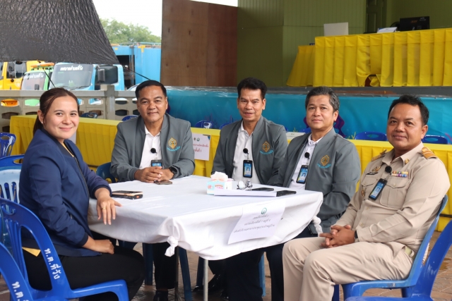 ภาพบรรยากาศการรับหีบบัตรเลือกตั้งและวัสดุอุปกรณ์สำหรับการเลือกตั้งสมาชิกสภาเทศบาลและนายกเทศมนตรี ประจำเทศบาลตำบลที่วัง เขตเลือกตั้งที่ 1 และเขตเลือกตั้งที่ 2 