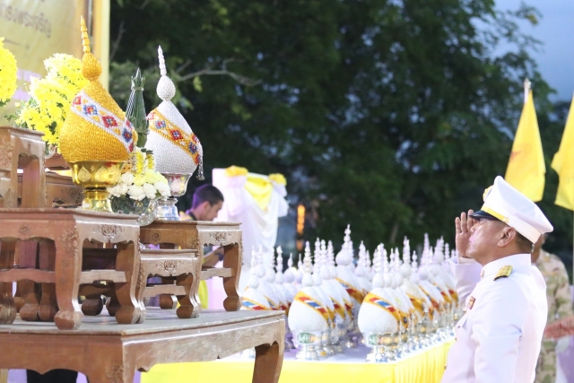 พิธีถวายเครื่องราชสักการะและวางพานพุ่ม และพิธีจุดเทียนถวายพระพรชัยมงคล 28 กรกฎาคม 2568