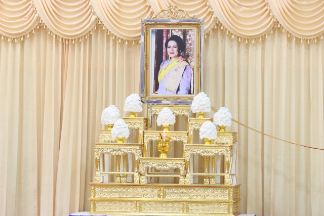 เทศบาลตำบลที่วัง เข้าร่วมพิธีบำเพ็ญกุศลสัตตมวาร 7 วัน ถวายเป็นพระราชกุศลแด่สมเด็จพระนางเจ้าสิริกิติ์ พระบรมราชินีนาถ พระบรมราชชนนีพันปีหลวง